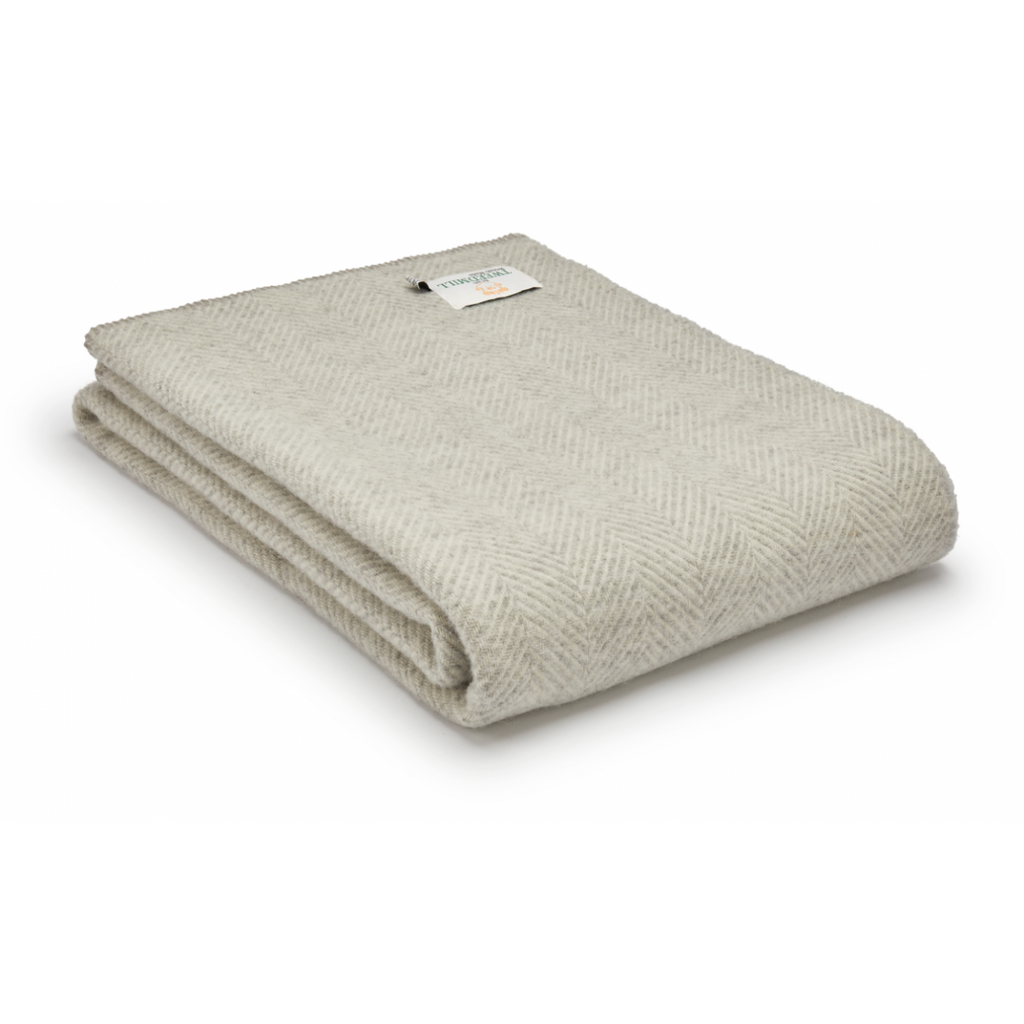 Wool throw - Fishbone with blanket stitch Silver Grey
